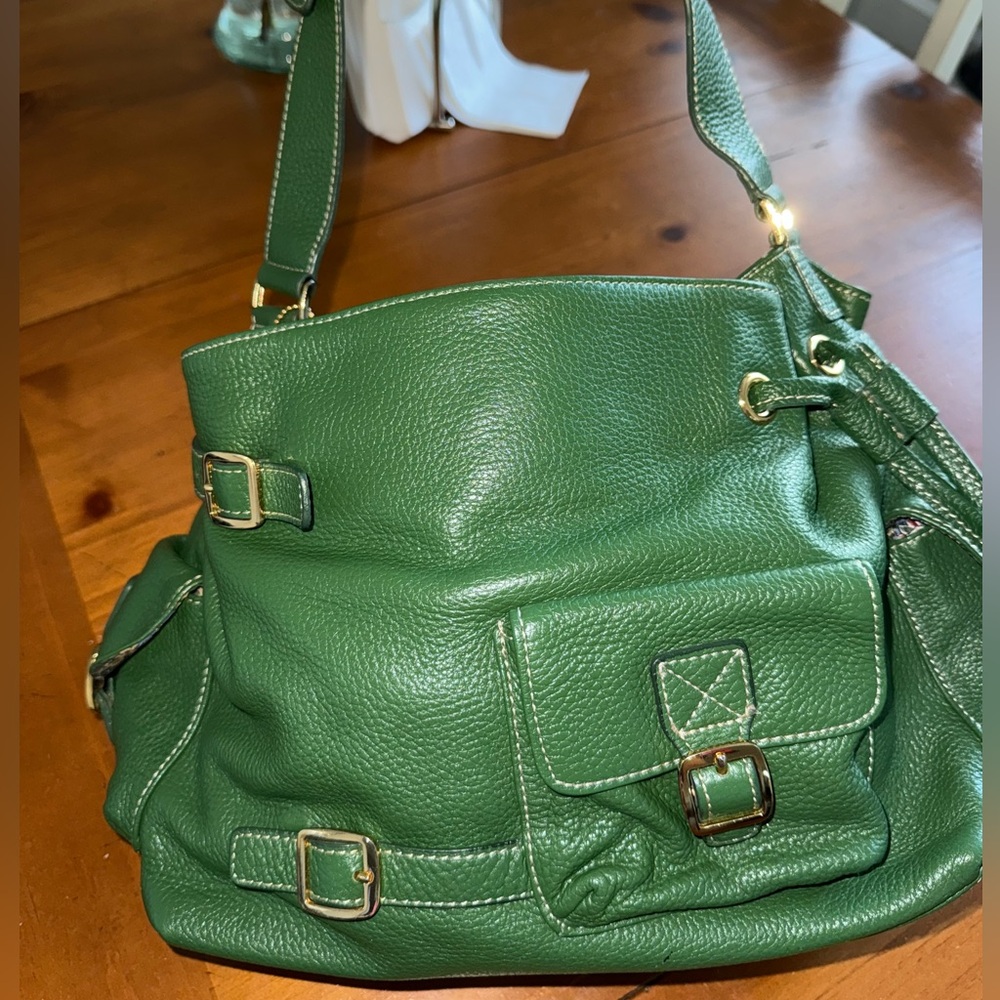 Maxx New York Green purse like new
